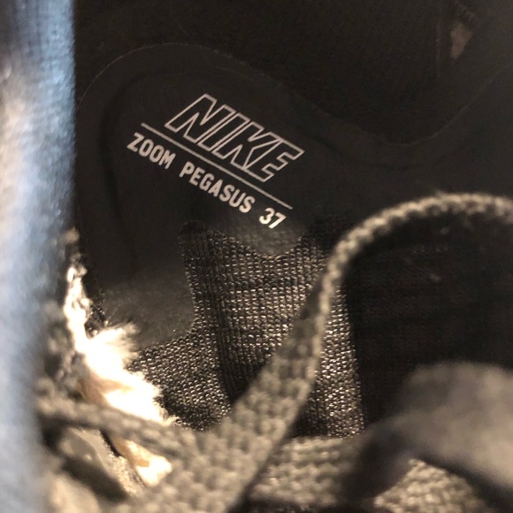 Nike Zoom Pegasus 37 Youth Size 2.5 - Picture 2 of 11